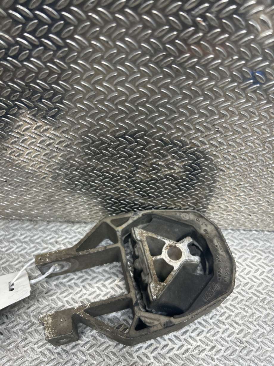 Motorfeste til Volvo C30 2006-2009 (Fase 1) (VOLVO|9487349|)