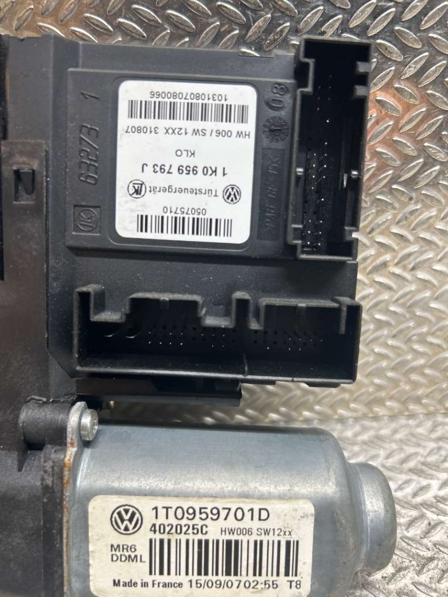 Ruteheis venstre til VW Touran 2007-2010 (Type I, Fase 2)  (VOLKSWAGEN|1T0959701AF|1T0 959 701 AF|1T0959701D)