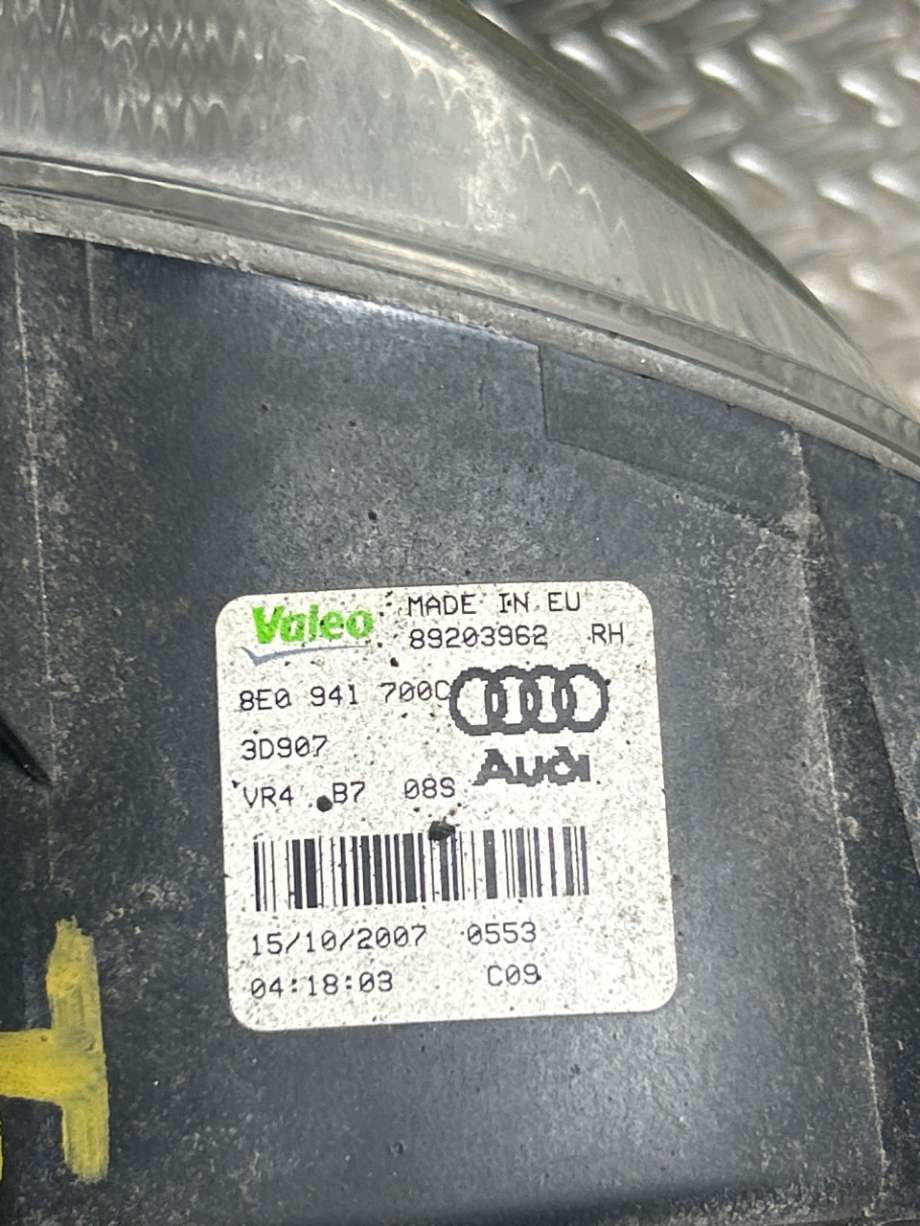 Tåkelykt venstre foran til Audi A3 2003-2008 (Type II, Fase 1) (AUDI|8E0941700C|89203962|8E0 941 700 C)
