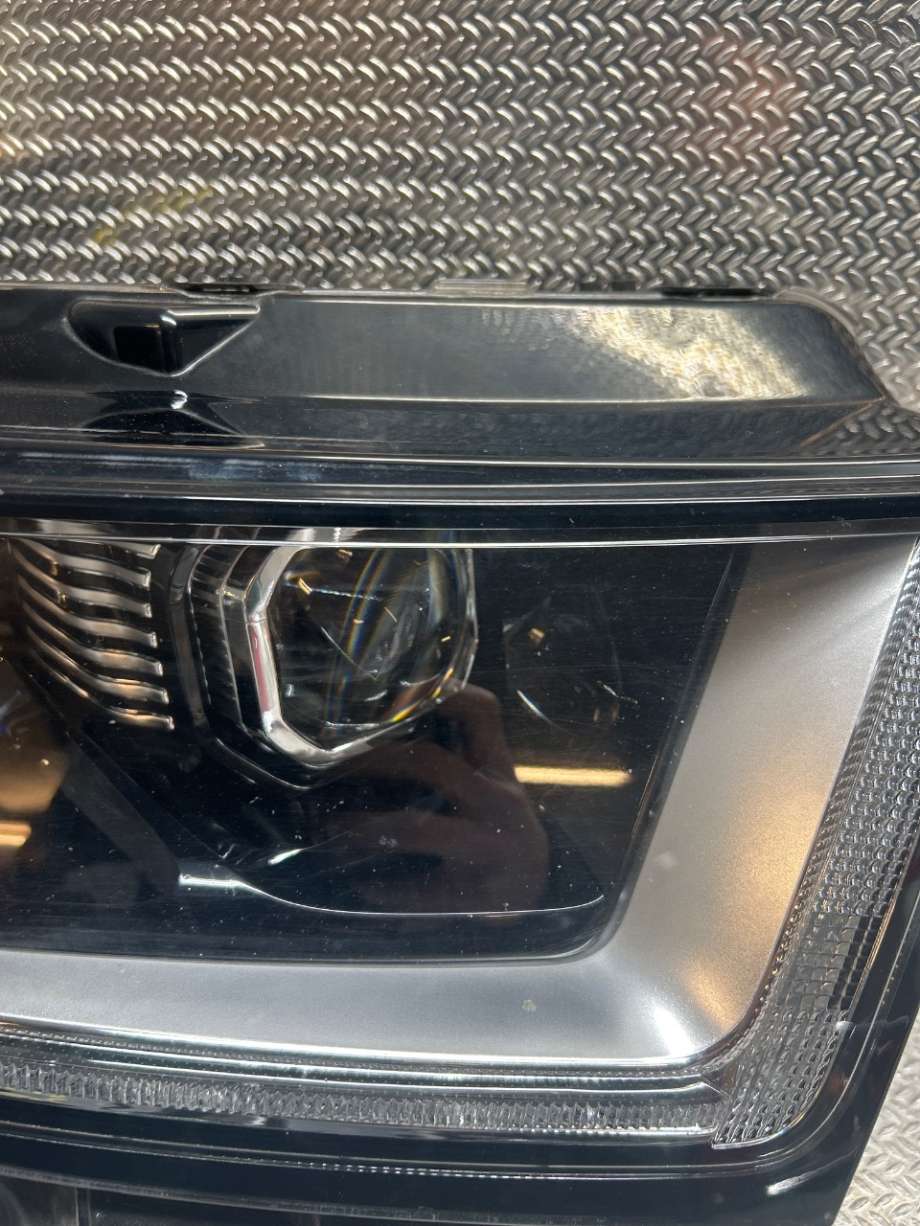 Frontlykt høyre halogen til Ford Edge 2016-2019  (FORD|1949788|FK7B-13W029-CG)