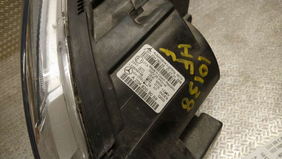 Frontlykt høyre halogen til Mercedes C-Klasse 2007-2011 (Fase 1) (W204) (W204) (MERCEDES|A 204 820 90 61|A 204 820 30 59)