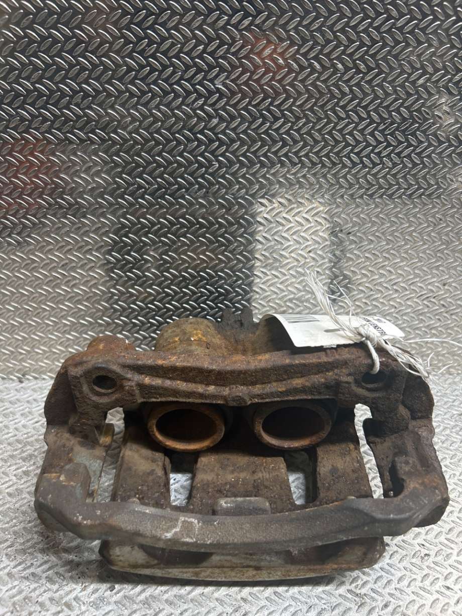 Bremsecaliper venstre foran til Nissan Leaf, 2011-2017 (Type I)  (NISSAN|410111VA0B)