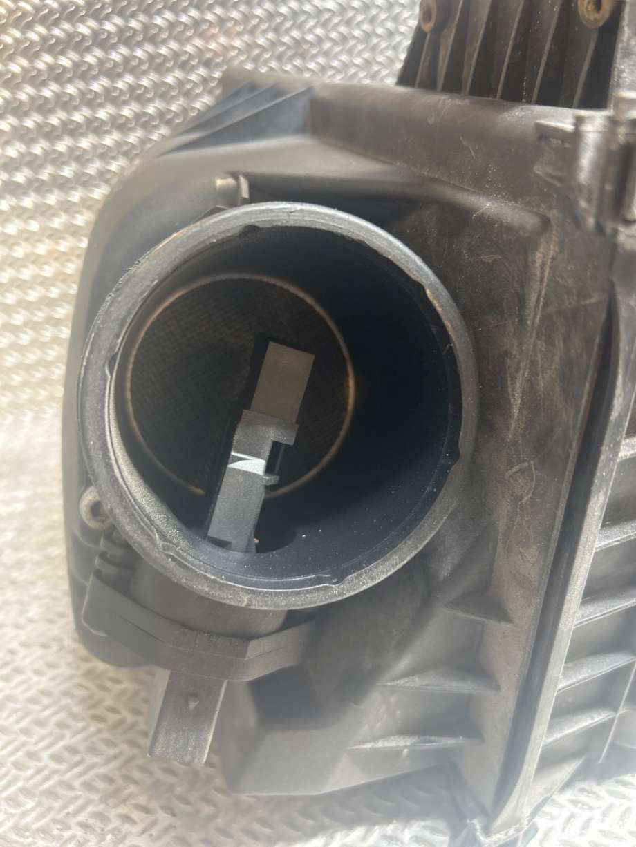 Luftmengde/luftmassemåler til BMW 7-Serie 2000-2008 (E65/E66/E67/E88) (E65/E66/E67/E88) (BMW|13627566987|13 62 7 566 987|)