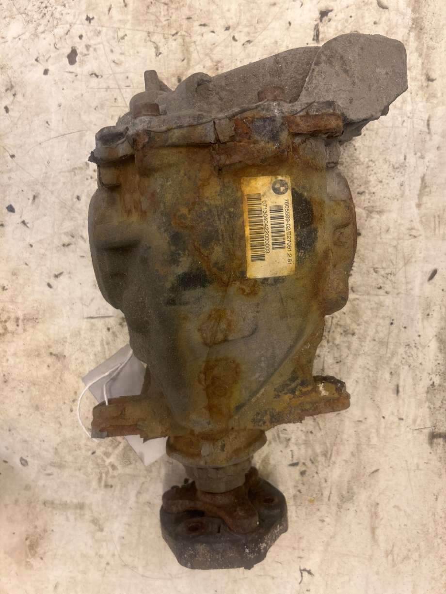 Kardang klokke bak til BMW 3-Serie 2012-2018 (F30/F31/F34) (F30/F31/F34) (BMW|33107599475|33 10 7 599 475|)