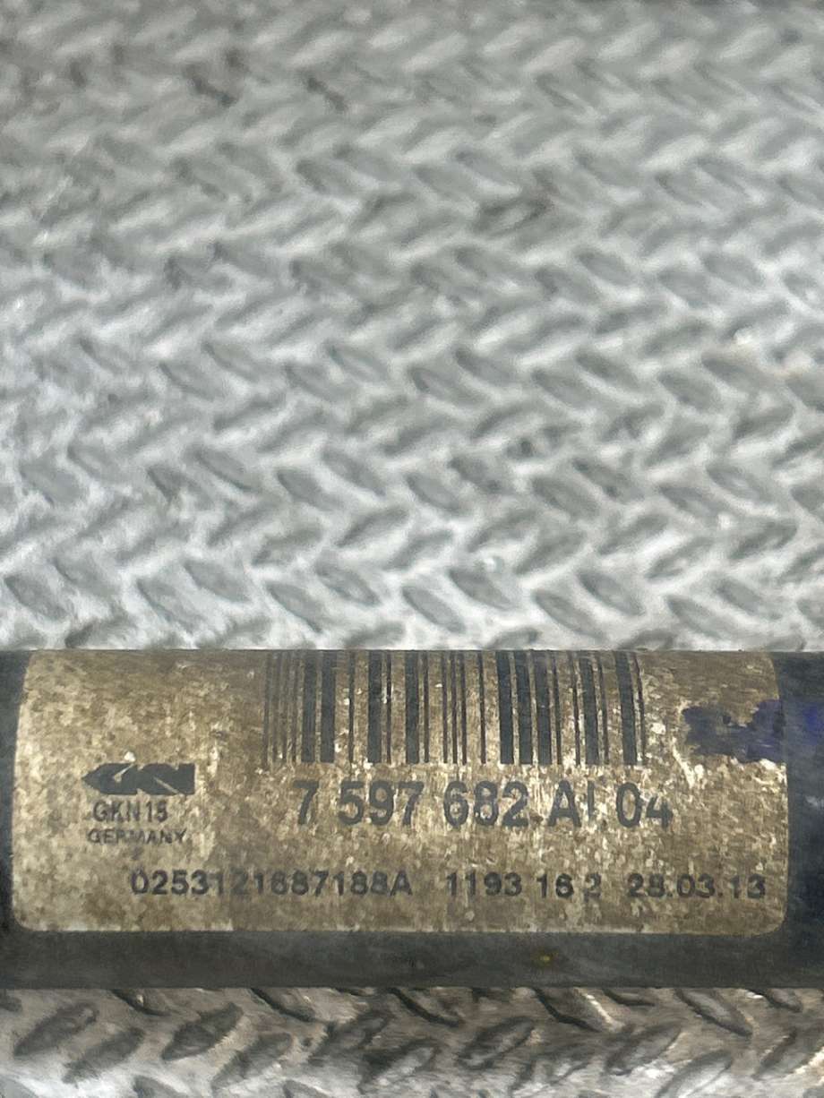 Drivaksel høyre bak til BMW 3-Serie 2012-2018 (F30/F31/F34) (F30/F31/F34) (BMW|33208680348|33 20 8 680 348|)