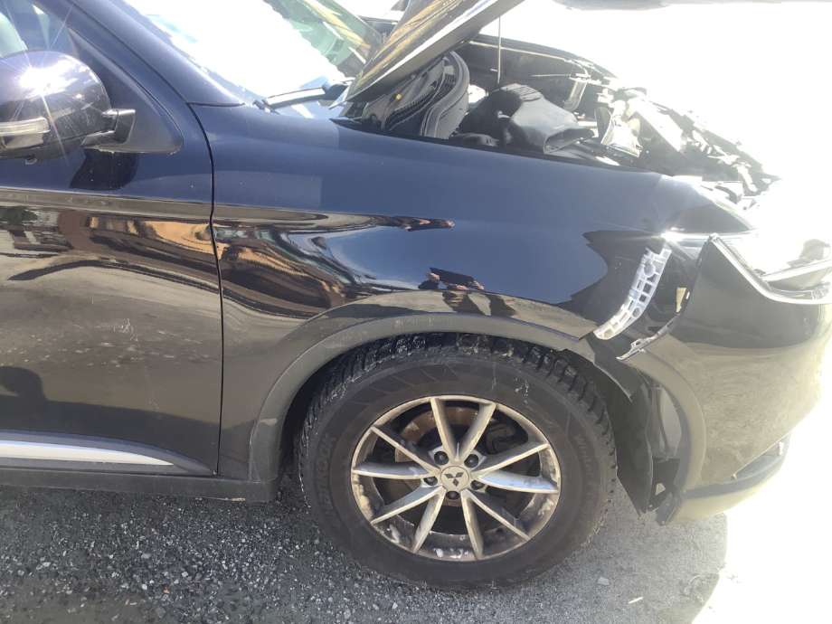 Skjerm høyre foran til Mitsubishi Outlander, 2015-->> (Type III, Fase 2)  (MITSUBISHI|5220K686)