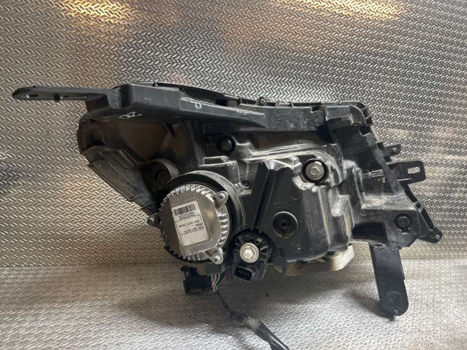 Frontlykt venstre halogen til Nissan Navara 2016-->> (D23) (D23) (NISSAN|260604KD5A|)