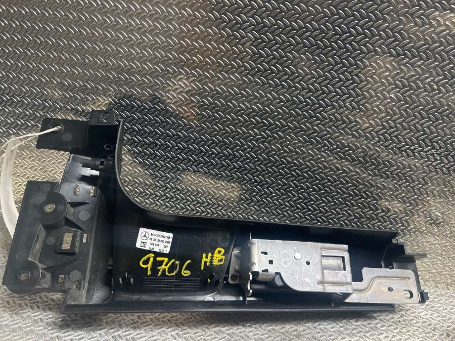Dørhåndtak inv høyre til Mercedes Vito 2014-->> (W447) (W447) (MERCEDES|A4477607700|A4477607500|)