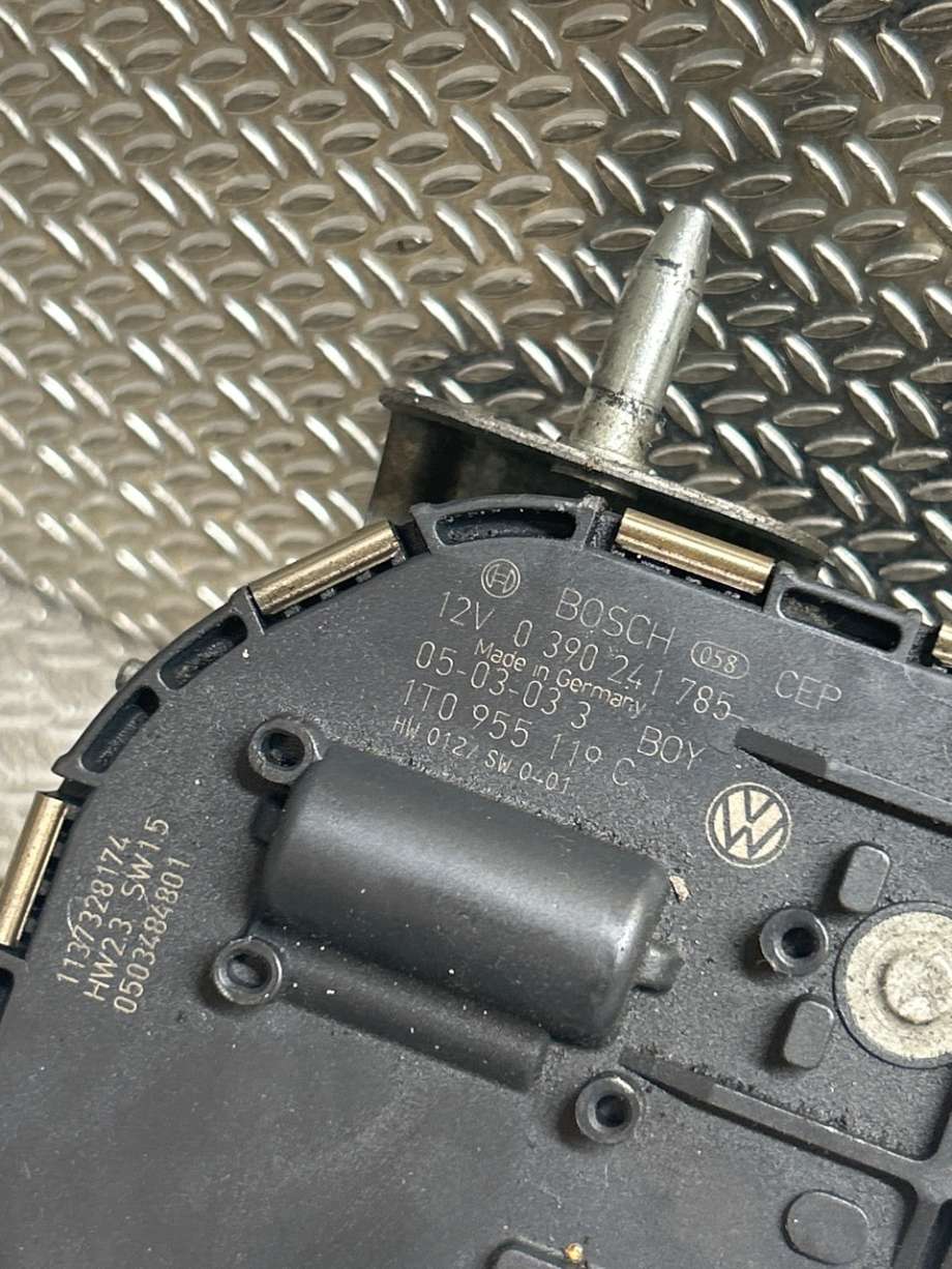 Viskermotor frontrute til VW Touran 2003-2006 (Type I, Fase 1)  (VOLKSWAGEN|1T0998021B|0390241785|1T0955023E)