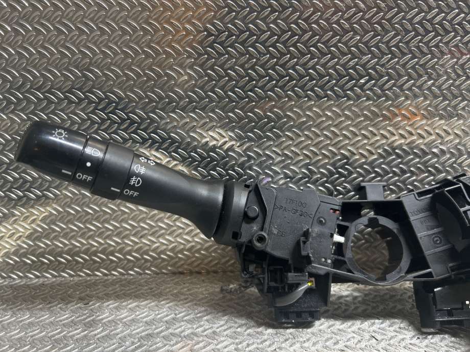 Bryter blink til Toyota Prius, 2004-2009 (Type II) (COMBI) (COMBI) (TOYOTA|8414042101)