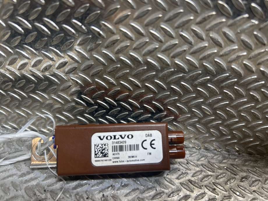 Antenne forsterker til Volvo XC40 2018-2024 (VOLVO|31483420|)