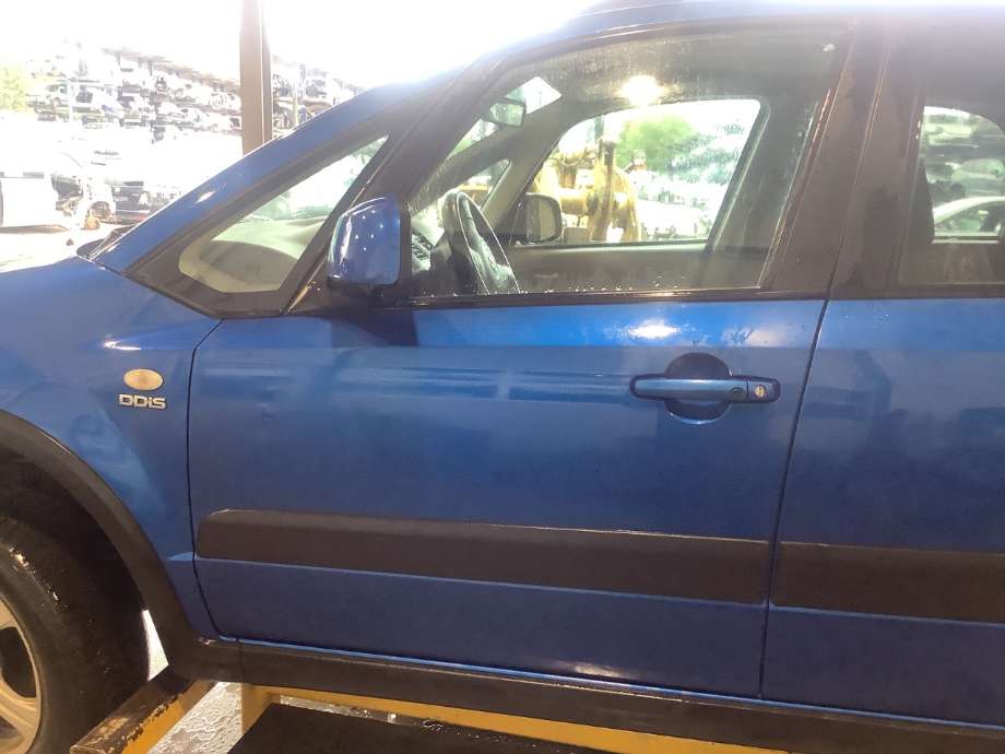 Dør venstre foran til Suzuki SX4, 2006-2009 (Type I, Fase 1)  (SUZUKI|)