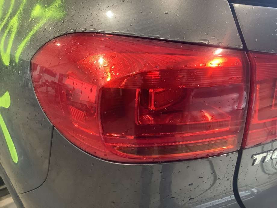 Baklykt venstre til VW Tiguan, 2011-2016 (Type I, Fase 2)  (VOLKSWAGEN|)