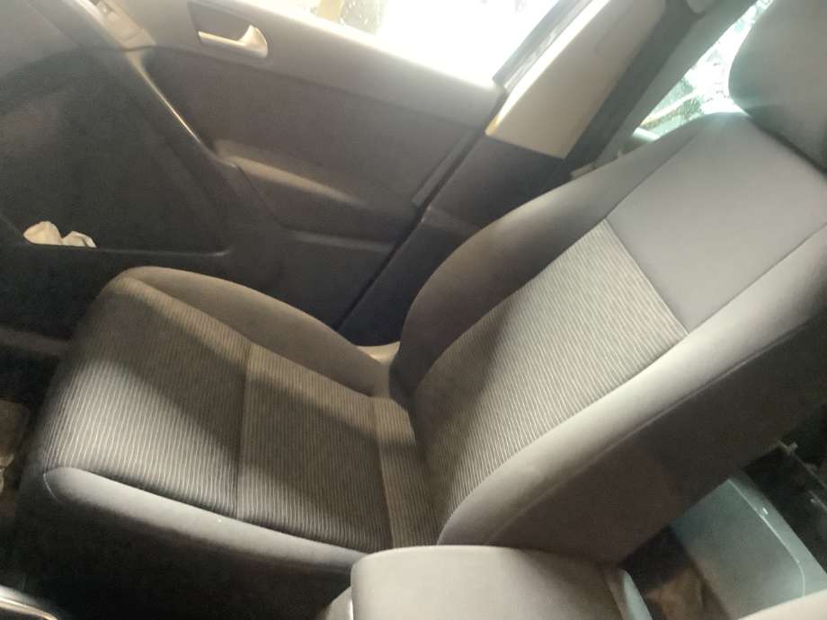 Sete foran høyre til VW Tiguan, 2011-2016 (Type I, Fase 2)  (VOLKSWAGEN|)