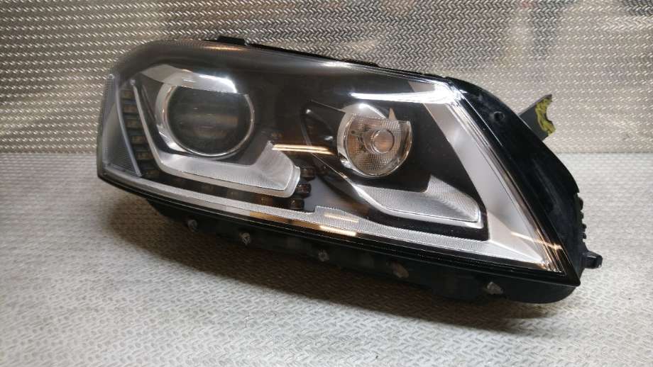 Frontlykt høyre xenon til VW Passat 2011-2015 (B7) (B7) (VOLKSWAGEN|3AB 941 754||3AB 941 752)