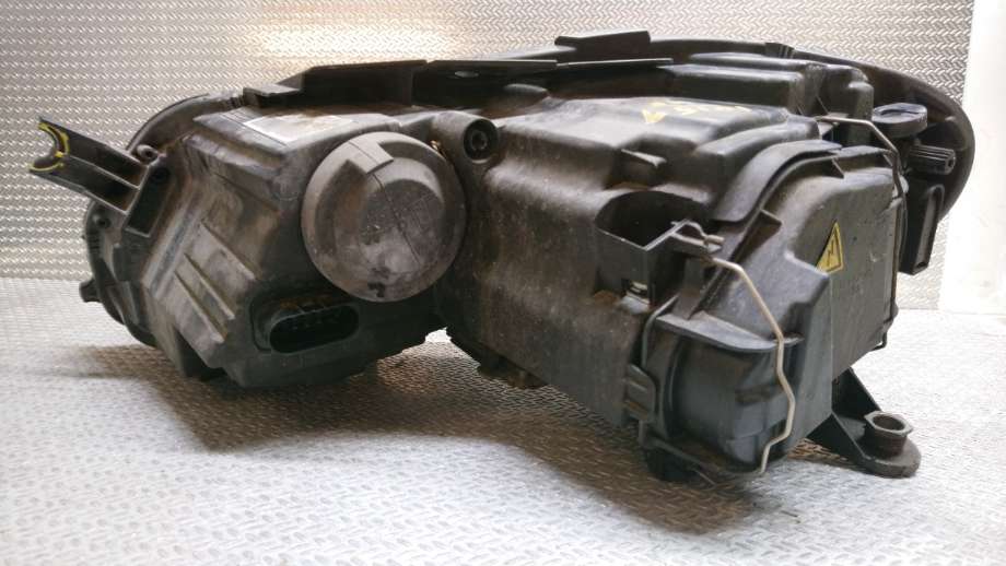 Frontlykt høyre xenon til VW Passat 2011-2015 (B7) (B7) (VOLKSWAGEN|3AB 941 754||3AB 941 752)