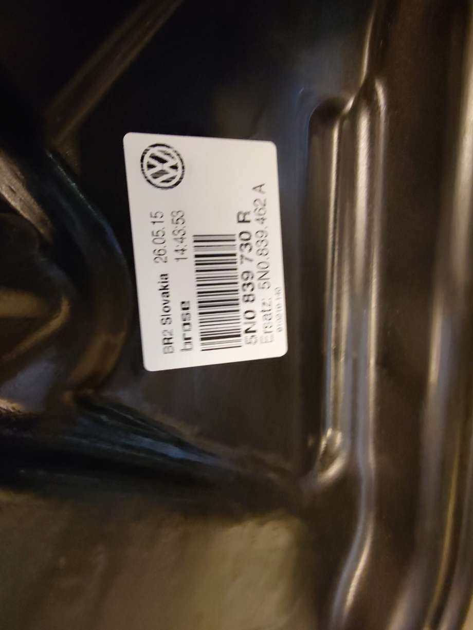 Ruteheis til VW Tiguan 2011-2016 (Type I, Fase 2)  (VOLKSWAGEN|5N0 839 462 A|5N0839462A|)
