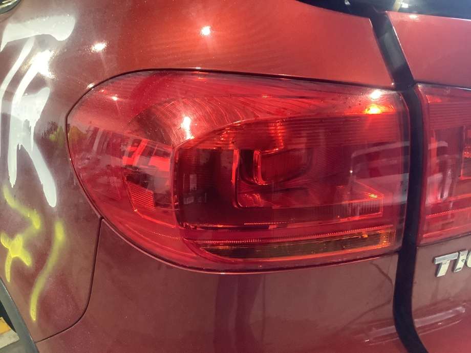 Baklykt venstre til VW Tiguan, 2011-2016 (Type I, Fase 2)  (VOLKSWAGEN|)