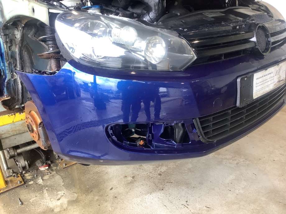 Støtfanger foran til VW Golf VI 2008-2012  (VOLKSWAGEN|5K0 807 079|)