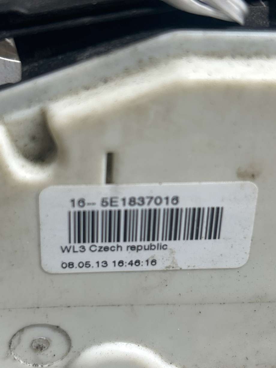 Låsekasse høyre til Škoda Yeti 2009-2013 (Fase 1)  (Skoda|5K1837016H|5K1837016D|5E1837016)