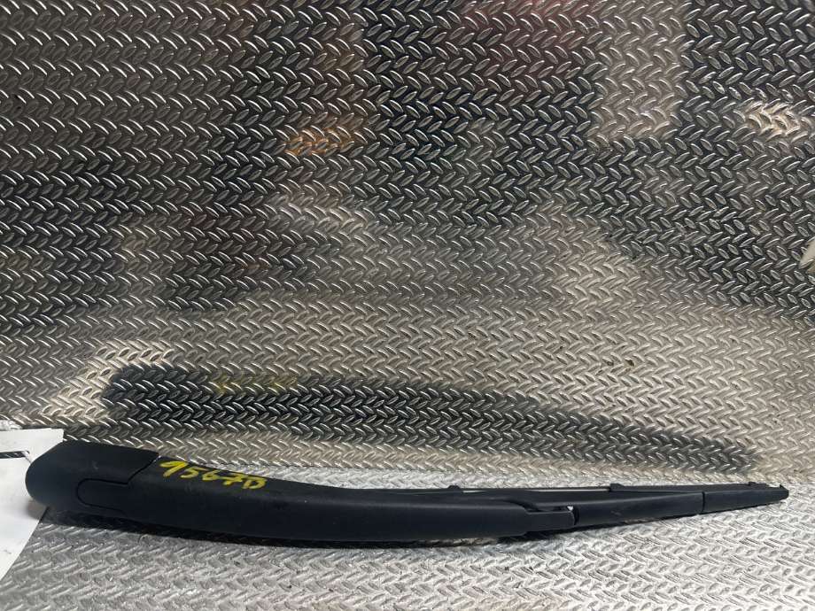 Viskerarm bakrute til Hyundai i30, 2007-2012 (Type I)  (HYUNDAI|988112L000)