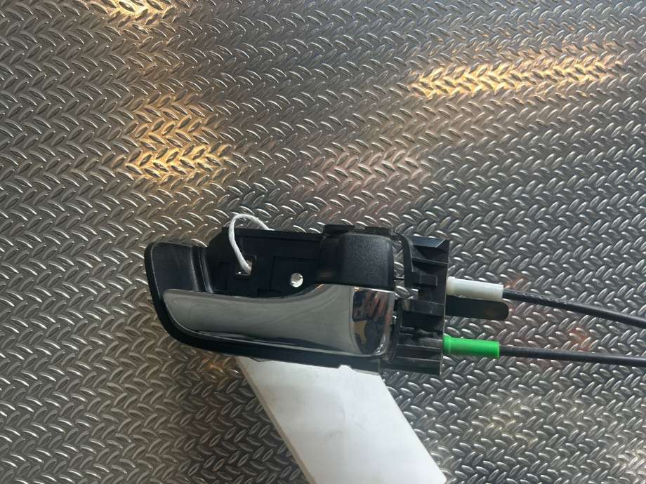 Dørhåndtak inv høyre bak til Toyota Prius, 2004-2009 (Type II) (COMBI) (COMBI) (TOYOTA|6920547020B2)