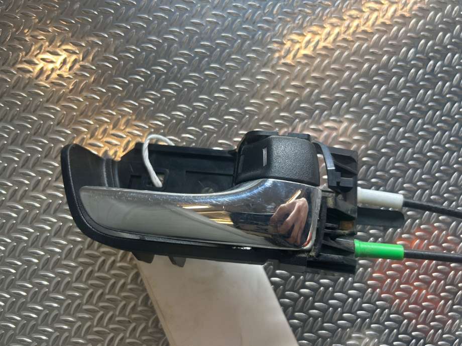 Dørhåndtak inv høyre bak til Toyota Prius 2004-2009 (Type II) (COMBI) (COMBI) (TOYOTA|6920547020B2|6920547020C0|)