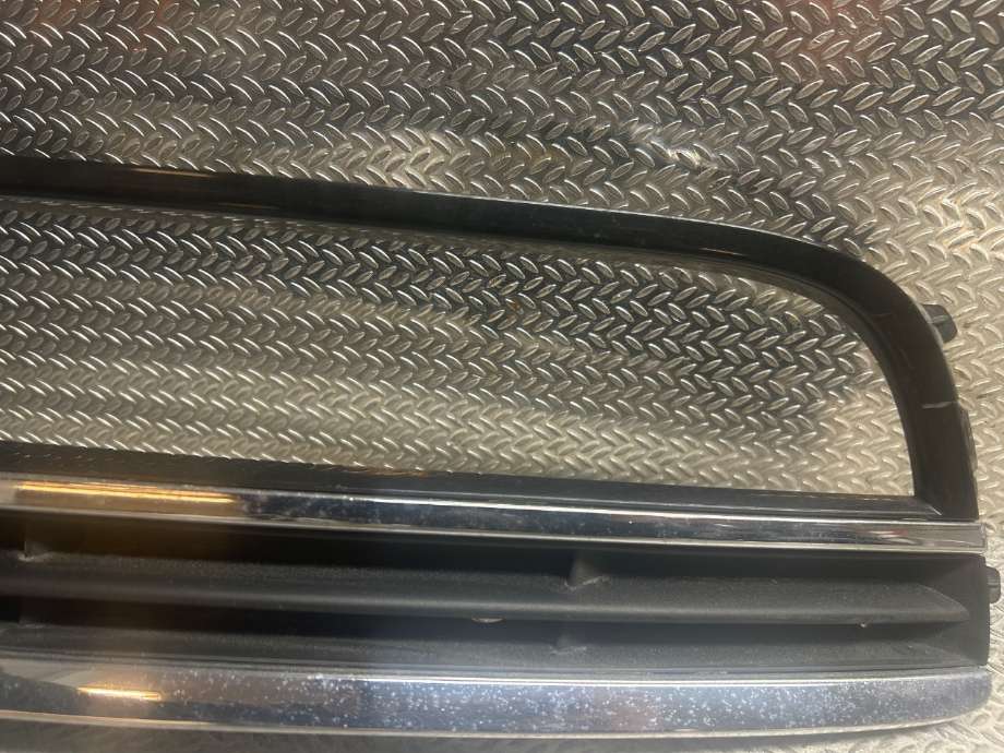 Grill venstre til VW Passat 2011-2015 (B7) (B7) (VOLKSWAGEN|3AA854661B|3AA 854 661 B|)