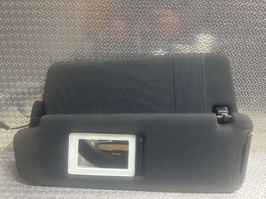 Solskjerm til Audi Q7, 2006-2010 (Type I, Fase 1)  (AUDI|4L0857551M)