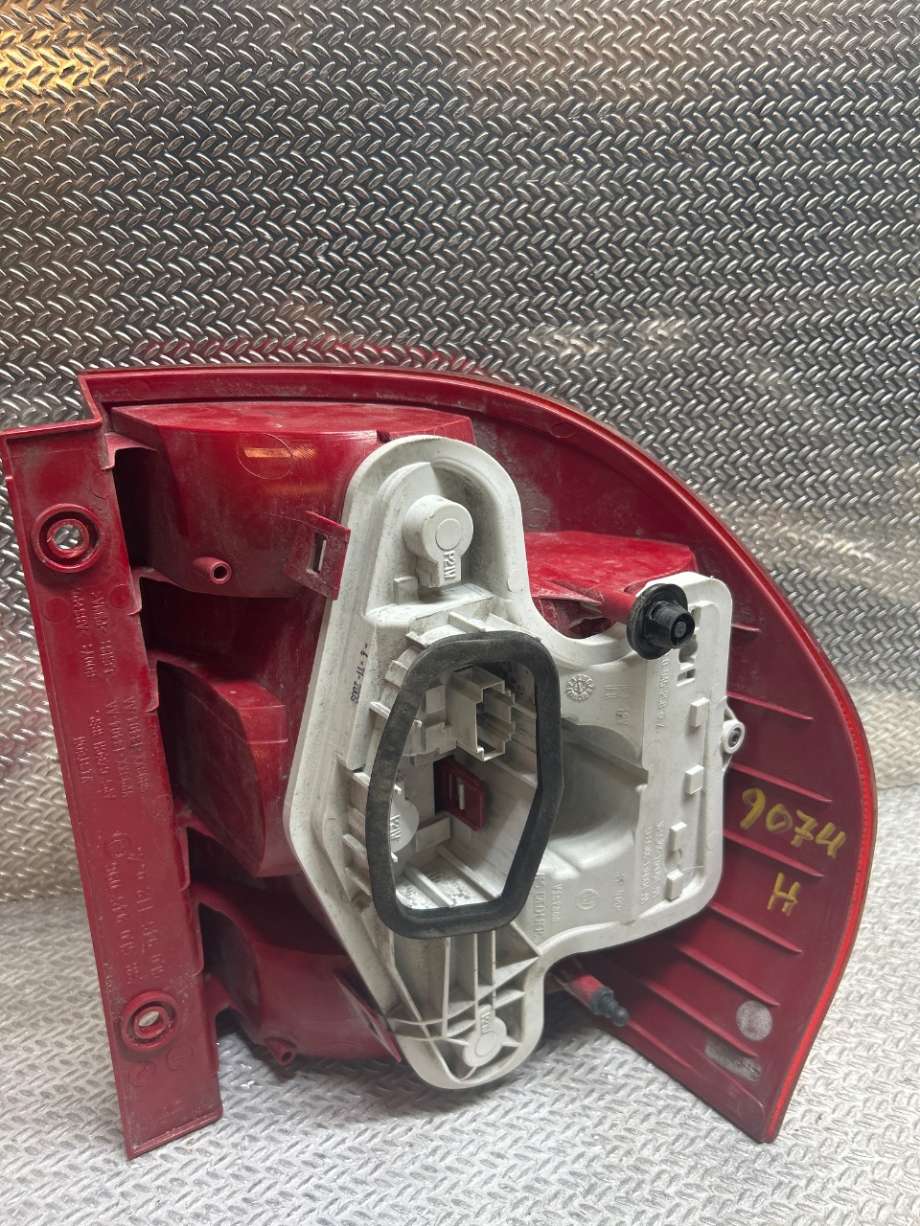 Baklykt høyre til Škoda Yeti 2009-2013 (Fase 1)  (SKODA|5L0945112|5L0 945 112)