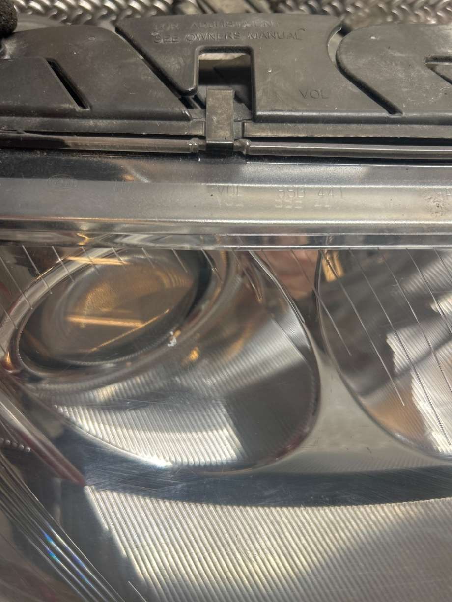 Frontlykt høyre halogen til VW Passat 2001-2005 (B5,3BG) (B5,3BG) (VOLKSWAGEN|3B0941016AN|3B0 941 016 AN)