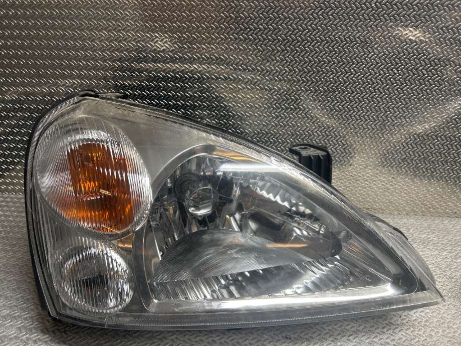 Frontlykt høyre halogen til Suzuki Liana, 2004-2010 (Fase 2) (SUZUKI|3512054G20000)