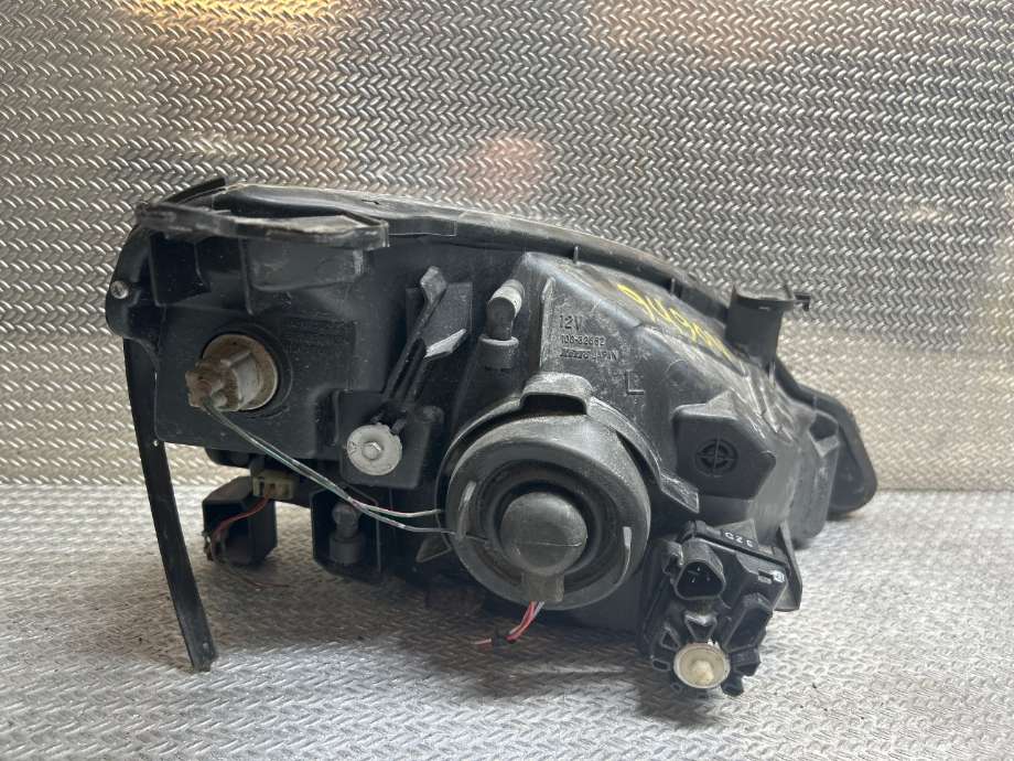 Frontlykt venstre halogen til Suzuki Liana 2004-2010 (Fase 2)  (SUZUKI|3532054G20000|35320-54G20-000|)