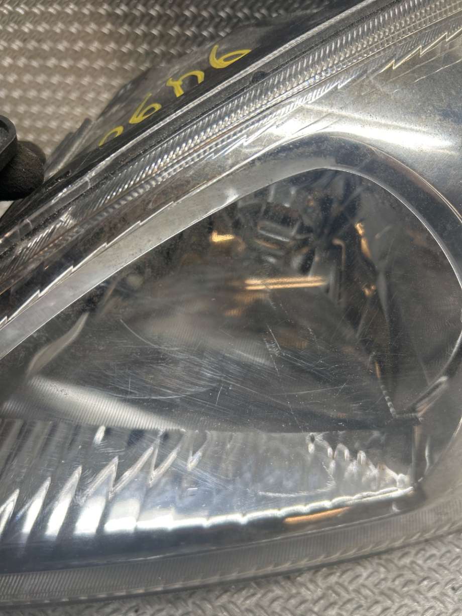Frontlykt venstre halogen til Suzuki Liana 2004-2010 (Fase 2)  (SUZUKI|3532054G20000|35320-54G20-000|)