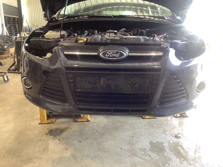 Støtfanger foran til Ford Focus 2011-2014 (Type III, Fase 1)  