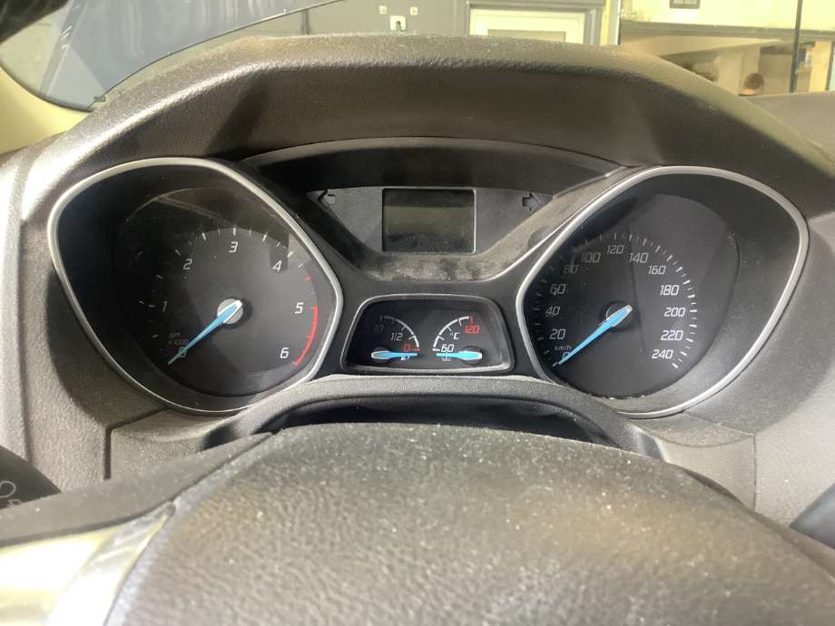 Instrumentpanel til Ford Focus, 2011-2014 (Type III, Fase 1)  