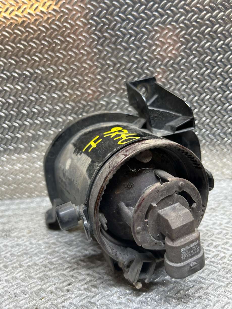 Tåkelykt høyre foran til Toyota Avensis 2003-2008 (Type II)  (TOYOTA|8121005060|8121105060|81210-05060)