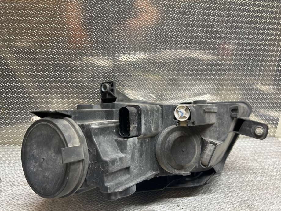 Frontlykt høyre halogen til VW Passat 2005-2010 (B6) (B6) (3C0941006AA|89312180|3C0941006M)