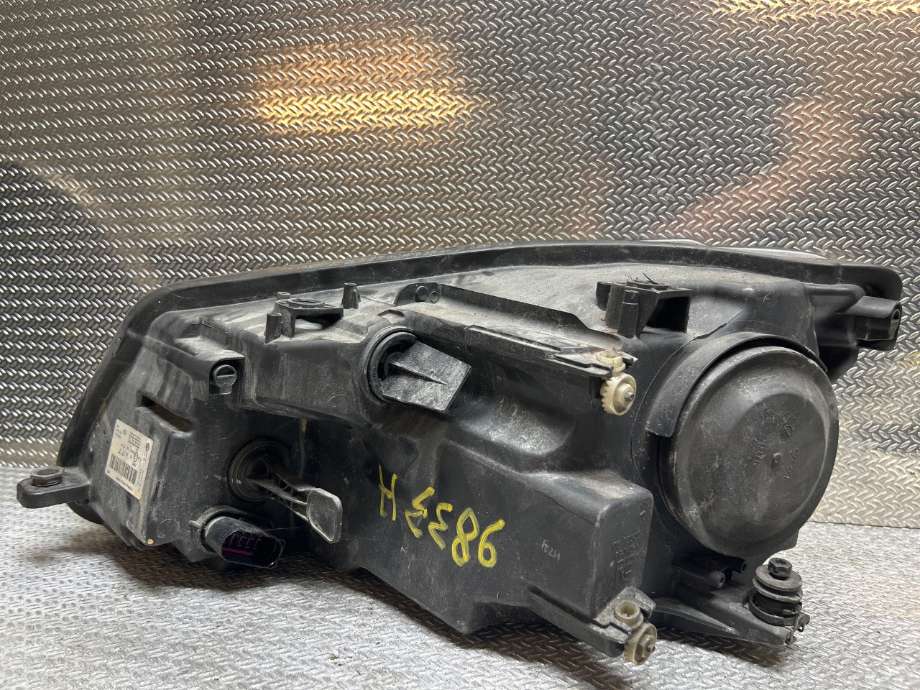 Frontlykt høyre halogen til VW Caddy 2010-2015 (Type III, Fase 2)  (Caddy Kastenwagen4MotionCA|2K5941006A|1EL01055102)