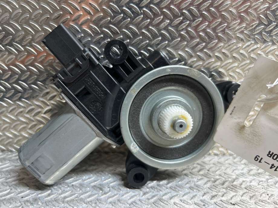 Ruteheis høyre til Mazda 3 2013-2016 (Type III, Fase 1)  (MAZDA|BHN95858X|BHN9 58 58X)