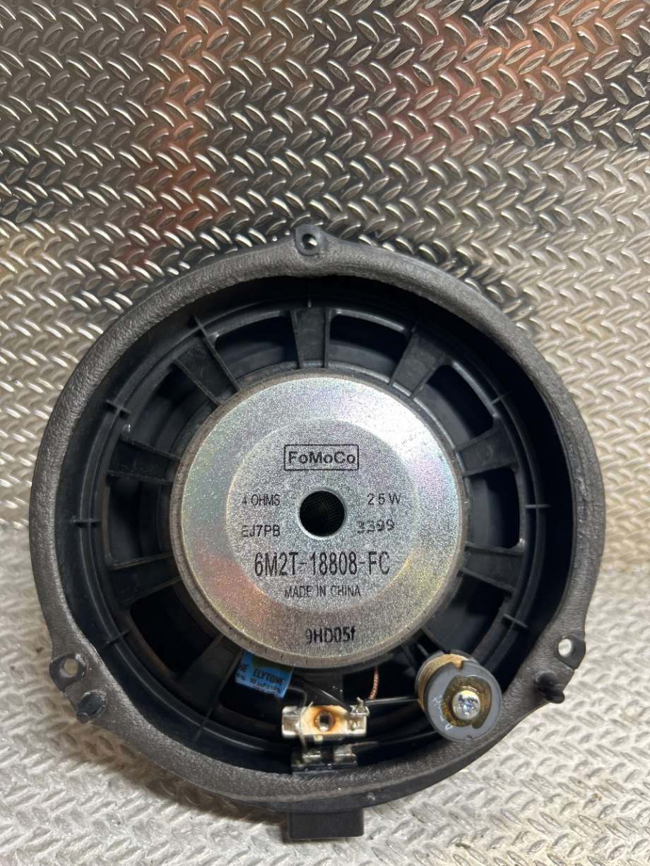 Bilstereo høyttaler til Ford Mondeo 2007-2010 (Type IV, Fase 1)  (FORD|1672407|6M2T-18808-FC)