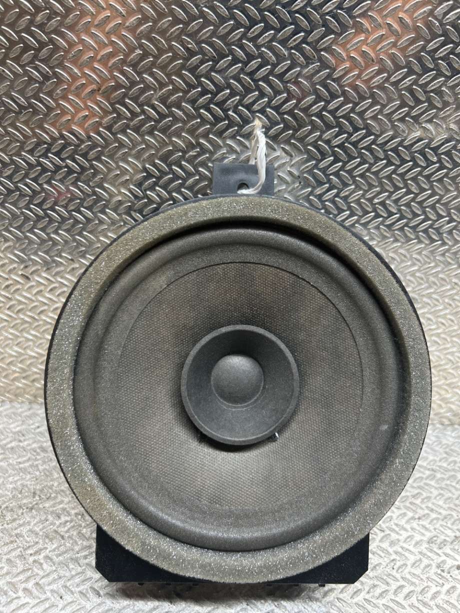 Bilstereo høyttaler til Isuzu D-Max, 2007-2012 (Type I)  (ISUZU|8980610470)