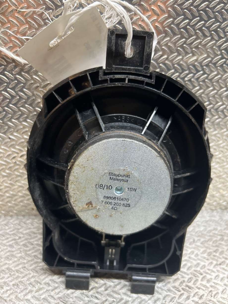 Bilstereo høyttaler til Isuzu D-Max 2007-2012 (Type I) (ISUZU|8980610470|8-98061-047-0)