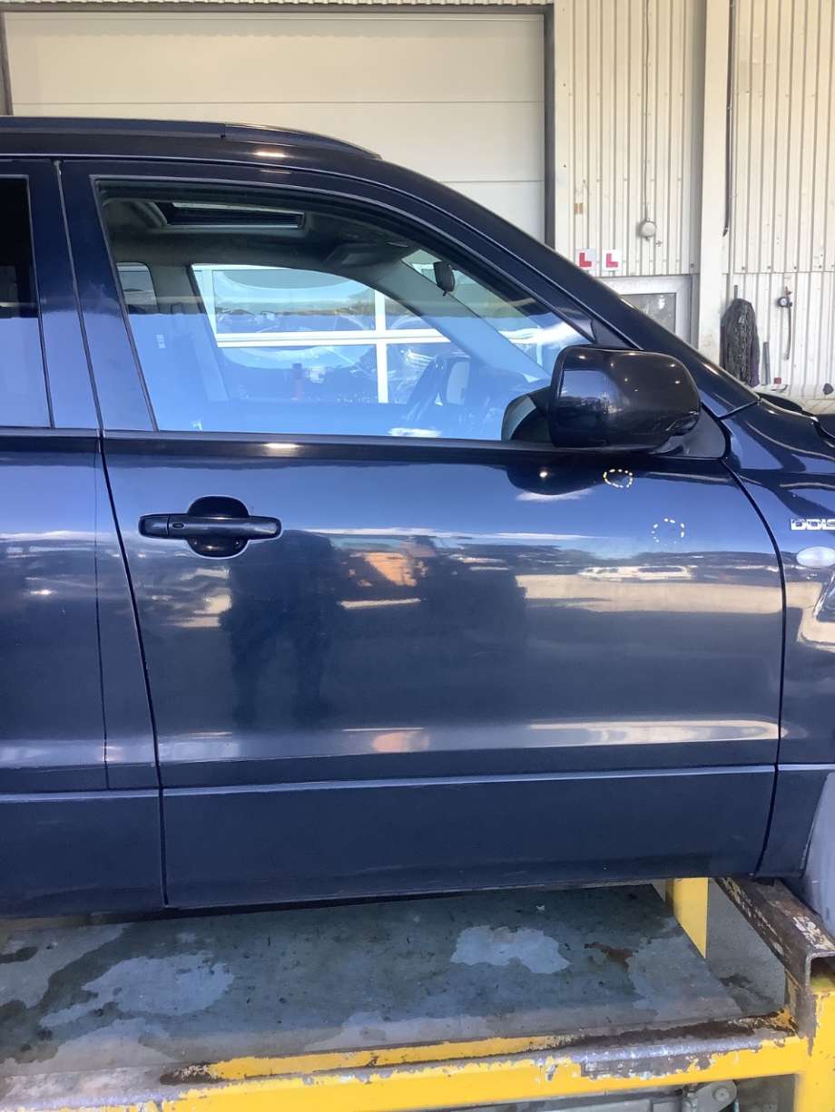 Dør høyre foran til Suzuki Grand Vitara, 2005-2015 (Type III)  (SUZUKI|)