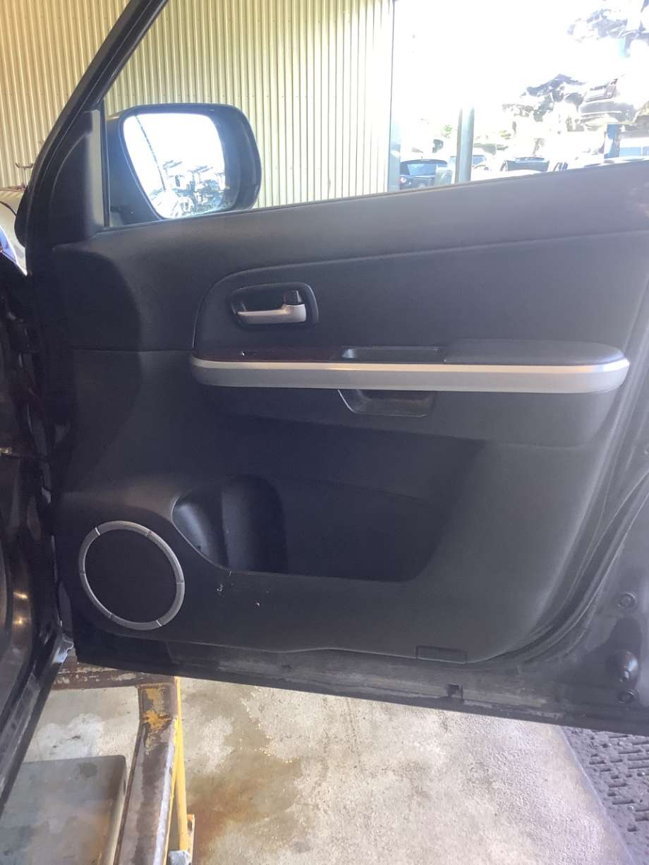 Dør høyre foran til Suzuki Grand Vitara 2005-2015 (Type III) (SUZUKI|)