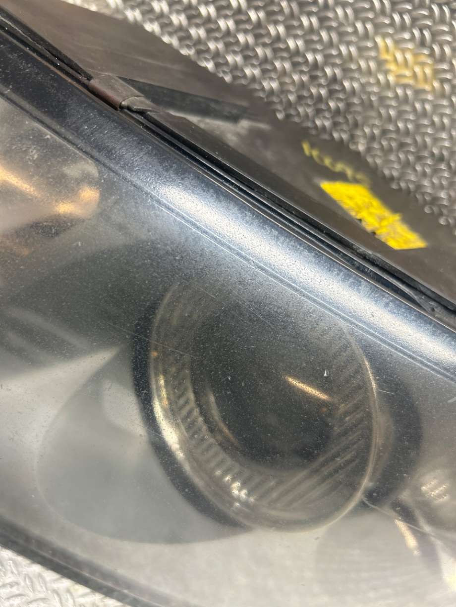 Frontlykt venstre halogen til Volvo V50 2004-2007 (Fase 1) (VOLVO|31335221|0301198203|30698885)