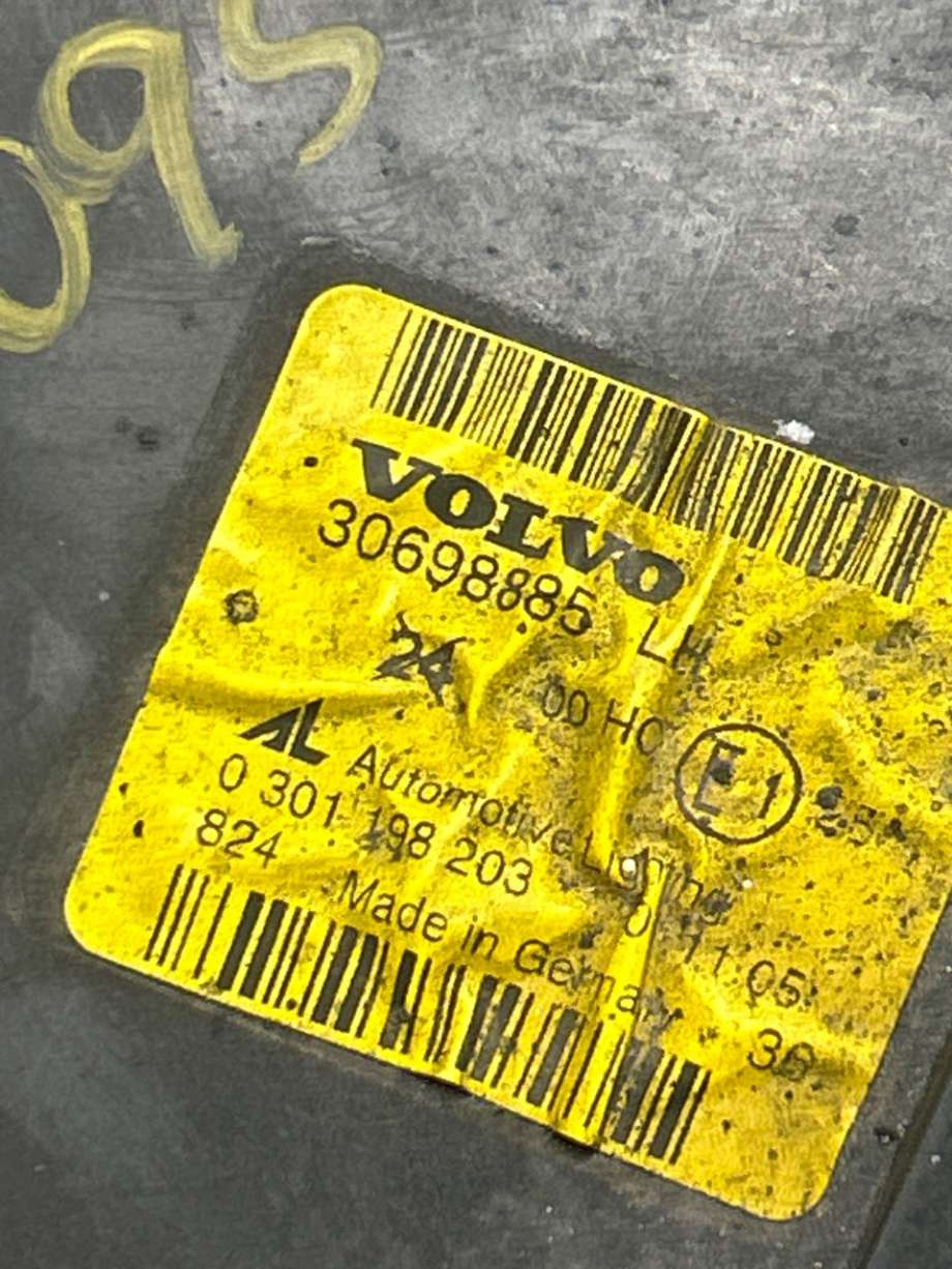 Frontlykt venstre halogen til Volvo V50 2004-2007 (Fase 1) (VOLVO|31335221|0301198203|30698885)