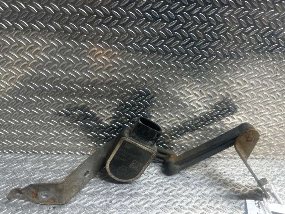 Sensor nivå til BMW 3-Serie, 2012-2018 (F30/F31/F34) (F30/F31/F34) (BMW|37146870000)