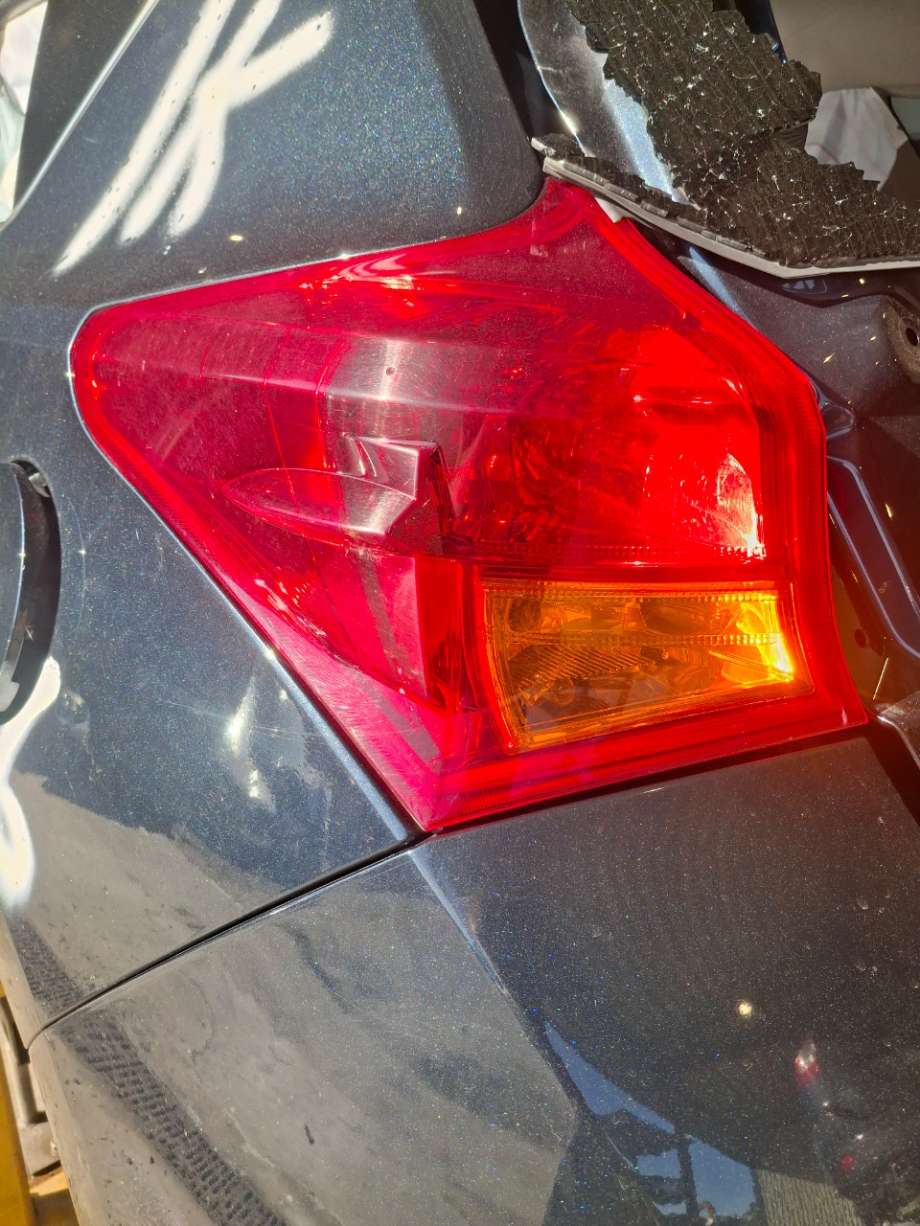 Baklykt venstre til Toyota Auris, 2013-2015 (Type II, Fase 1)  (TOYOTA|8156102740)