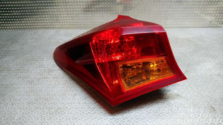 Baklykt venstre til Toyota Auris 2013-2015 (Type II, Fase 1)  (TOYOTA|8156102740|)